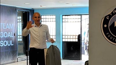بيراميدز يصل الدفاع الجوي استعدادًا لمعركة حسم الدوري أمام سموحة