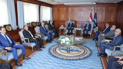 شراكة استراتيجية بين قناة السويس وجهاز مستقبل مصر لتطوير البحيرات