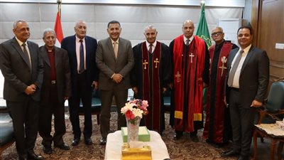 محافظ القليوبية يستقبل وفد الكنيسة الإنجيلية للتهنئة بعيد الأضحى المبارك