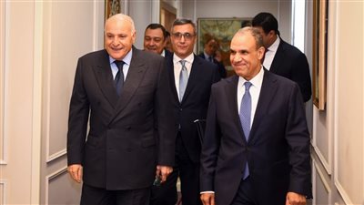 وزير الخارجية ونظيره الجزائري يبحثان التعاون الثنائي وتطورات الأوضاع الإقليمية