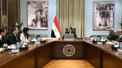 الحكومة تسرع قيد 10 شركات بترولية بالبورصة في يونيو