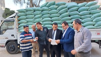 محافظة الجيزة تضبط 11 طن دقيق بلدي مدعم بالوراق قبل تهريبها للسوق السوداء