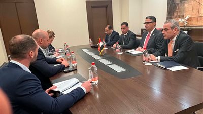 وزير التموين يبحث التعاون بين البورصة السلعية ومصنع السلع الروسي