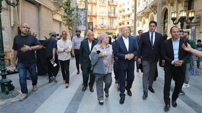 محافظ القاهرة ووزيرة الثقافة يفتتحان أولى فعاليات «شارع الفن» بوسط البلد