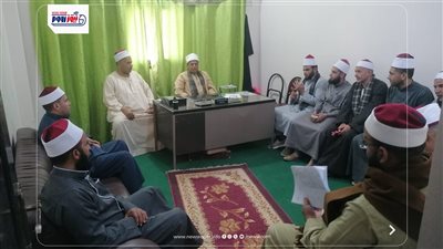 اجتماعات مع الأئمة بالإدارات الفرعية لتعزيز الأداء الدعوي والانضباط الوظيفي 