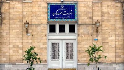طهران: ندين فرض وزارة الخزانة الأمريكية عقوبات على سفير إيران في بيروت
