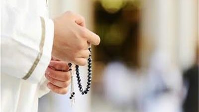 ما حكم التسبيح أثناء خطبة الجمعة.. الدكتور عطية لاشين يوضح