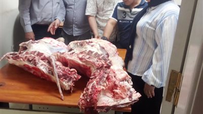حملات تموينية موسعة تضبط طن لحوم وسلع مجهولة المصدر بالغربية