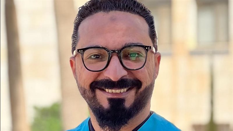 أحمد جمال عيد  استاذ