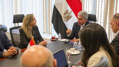 وزير السياحة يبحث في نيويورك تعزيز الحركة السياحية الوافدة من السوق الأمريكي 