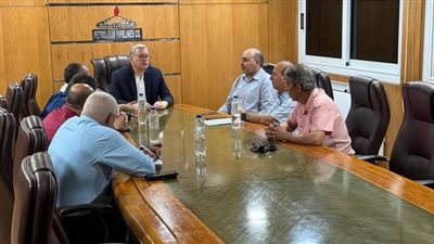 زيارة مفاجئة لوزير البترول إلى مسطرد لضمان انتظام إمدادات الوقود 