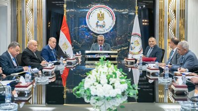 جمبلاط: الاستفادة من الإمكانيات التصنيعية والتكنولوجية بشركات الإنتاج الحربي