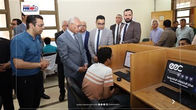 رئيس جامعة المنيا يتفقد امتحانات الصيدلة والعلاج الطبيعي بجامعة المنيا الأهلية