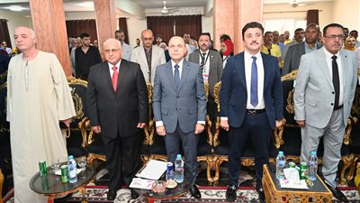 محافظ الغربية يشهد احتفالية عيد العمال بالجامعة العمالية ويكرم 37 من العاملين