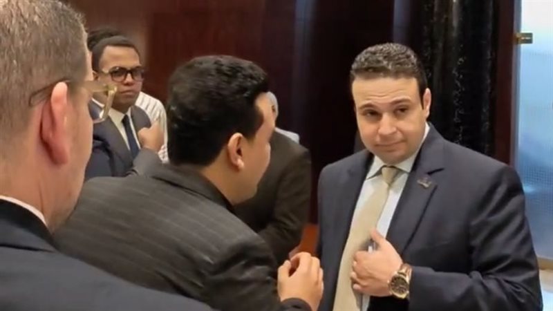 عبد المنعم إمام يتابع