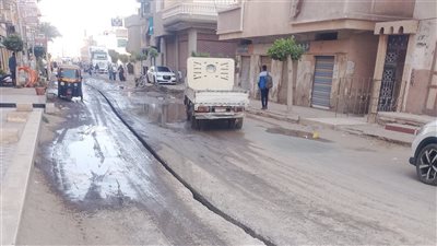 تلفيات وانقطاع مياه في الزرقا بدمياط بعد كسر خط أثناء أعمال فايبرنت