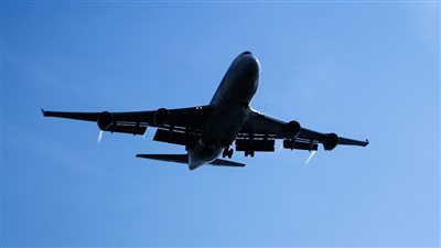 حكم تجاوز الميقات بدون إحرام للقادم عبر الطائرة.. الإفتاء توضح