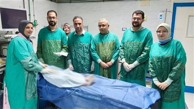 استخراج مسمار معدني بطول 10 سم من طفلة دون تدخل جراحي بطب الزقازيق 