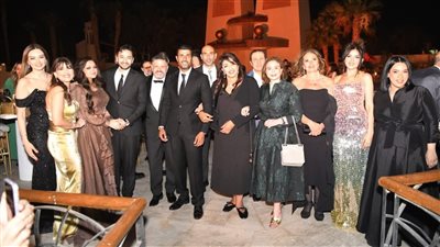 نجوم الفن والإعلام يشاركون إدوارد الإحتفال بزفاف نجله 
