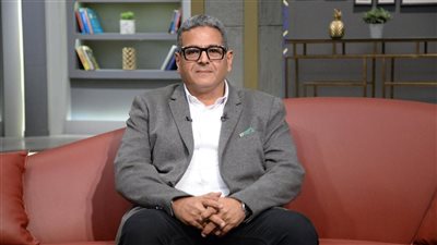 لماذا طلب نور الشريف إيقاف فيلم «العار»؟ أسرار ووصية أحمد زكي مع عمرو الليثي الليلة