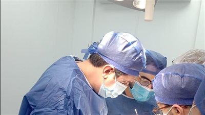 صحة الدقهلية: استئصال ورم دهني ضخم بالكتف لمريض خمسيني