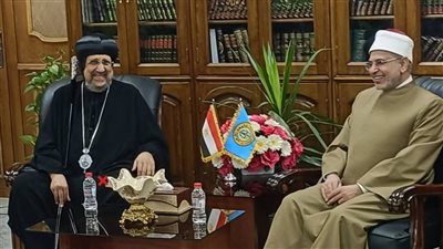 رئيس جامعة الأزهر يستقبل الأنبا إرميا والوفد المرافق له للتهنئة بعيد الأضحى