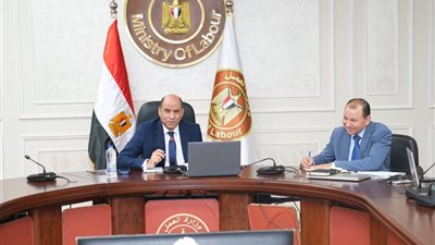 وزير العمل يعلن فحص أوراق 4 لجان عمالية تمهيداً لاعتمادها رسمياً