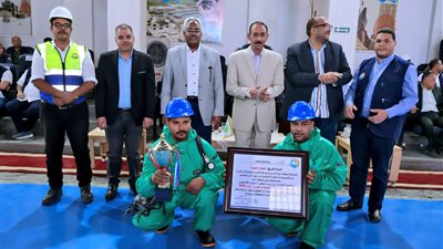 محافظ سوهاج يتفقد ورش الخدمات والأعمال الجارية بمواقع الاستثمار ومقر الأزمات