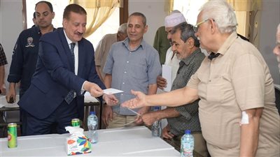 محافظ بورسعيد يتفقد دار 