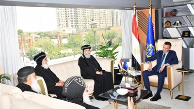 محافظ أسوان يستقبل وفد الأقباط الأرثوذكس لتقديمهم التهنئة بمناسبة عيد الأضحى 