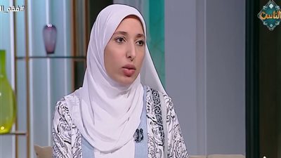 هل يجب على المرأة الأذان والإقامة للصلاة في المنزل؟.. أمينة الفتوى تجيب