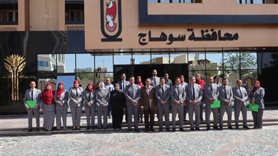 محافظ سوهاج يكرم المدربين الفائزين في مسابقة “شتاءك رقمي” 