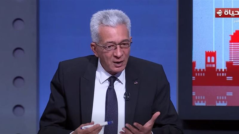 الدكتور علاء عز