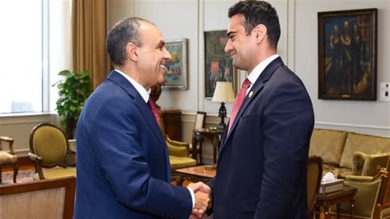 وزير الخارجية والنائب