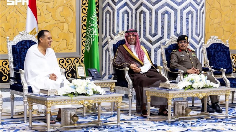 من استقبال الدكتور