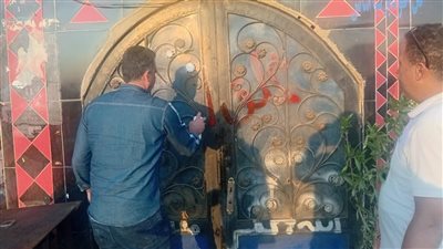 غلق وتشميع ورشة كاوتش مخالفة بطريق مصر إيران بحي عتاقة بالسويس