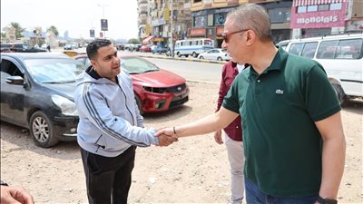 محافظ الجيزة يرصد نقطة لفرز القمامة ويباشر أعمال إزالتها