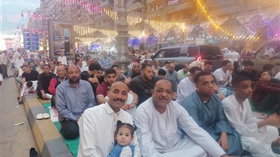 آلاف المصلين يؤدون صلاة العيد بساحة 45 في الإسكندرية              