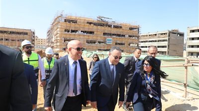 وزير التعليم العالي يتابع مستجدات تنفيذ الحرم الجديد للجامعة الأهلية الفرنسية 