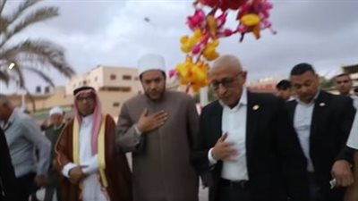محافظ شمال سيناء يؤدي صلاة عيد الأضحى المبارك بمسجد النصر بالعريش (فيديو)