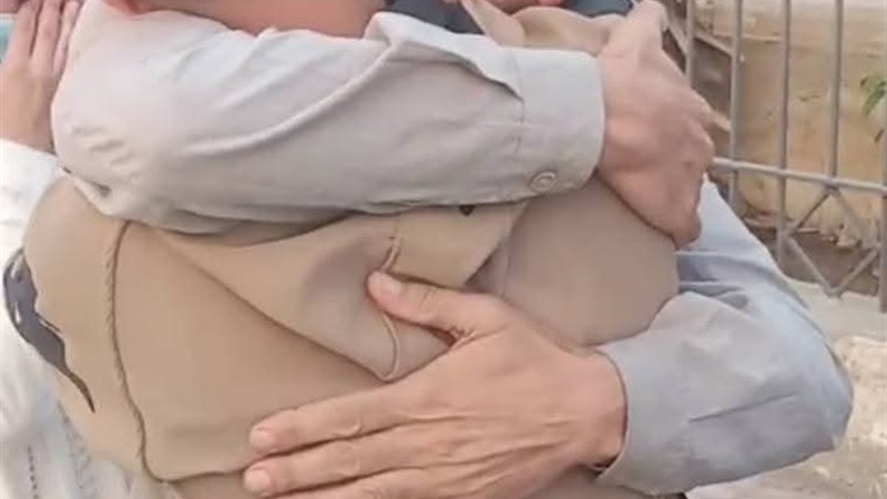 بعد براءته لحظه خروجة