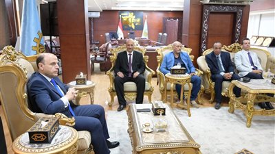 محافظ الغربية يستقبل قيادات المديريات ورؤساء المراكز والمدن ووكلاء الوزارات