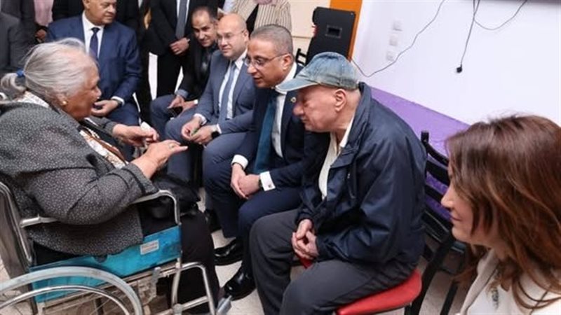جانب من تهنئة المحافظ