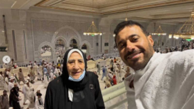 أحمد السعدني ووالدته