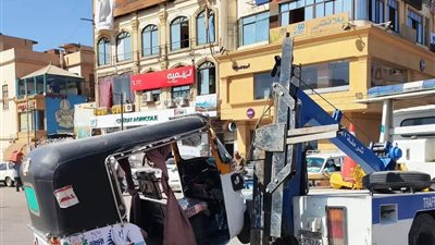 محافظ أسوان يوجه بتكثيف الحملات المرورية خلال أيام عيد الأضحى المبارك 