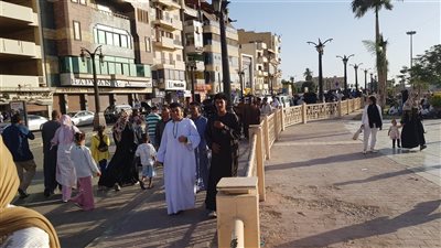 «الجلابية» البلدي.. شباب الأقصر يصنعون ترند ثاني أيام العيد