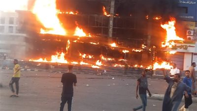 محافظ القليوبية يتابع حادث حريق بواجهة أحد المطاعم بالحي الأول بالعبور