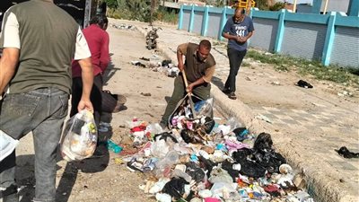 حي الجناين بالسويس يواصل حملات النظافة المكثفة ورفع التراكمات خلال أيام العيد