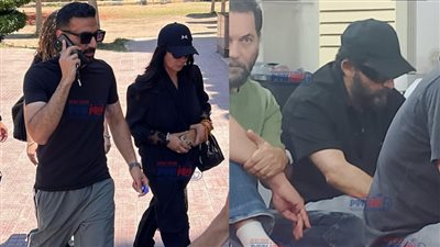 بملامح الحزن.. وصول أحمد حلمي ومنى زكي لمسجد ناصر  |صور