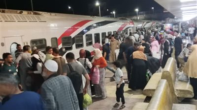 السكة الحديد تواصل تأمين عودة المواطنين بعد عطلة عيد الأضحى